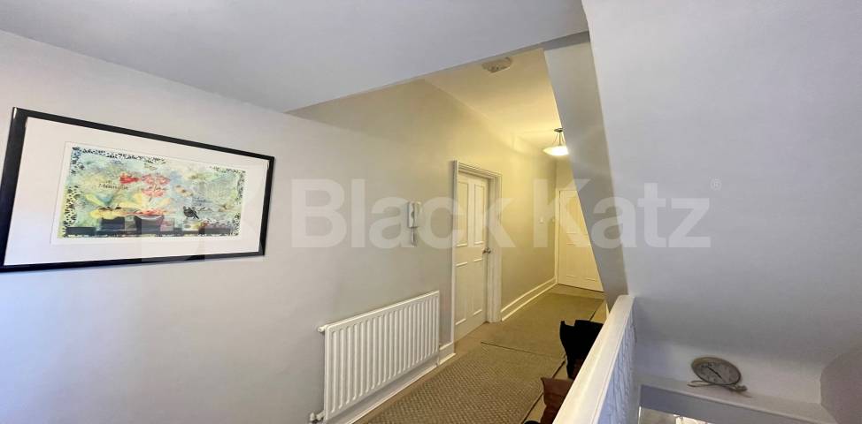 			LET , 3 Bedroom, 1 bath, 1 reception Apartment			 Rattray Road, Brixton